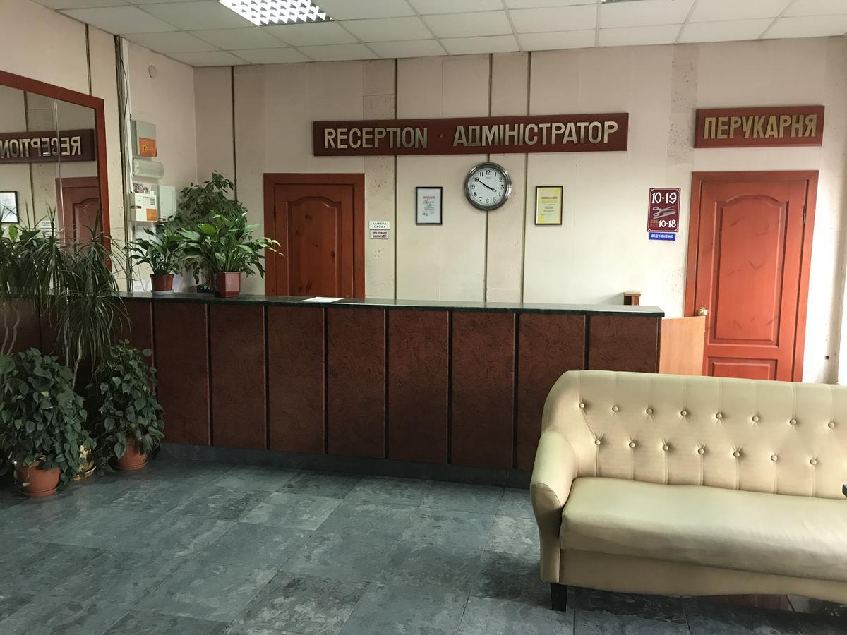 Отель Zhovtnevyi Винница Экстерьер фото